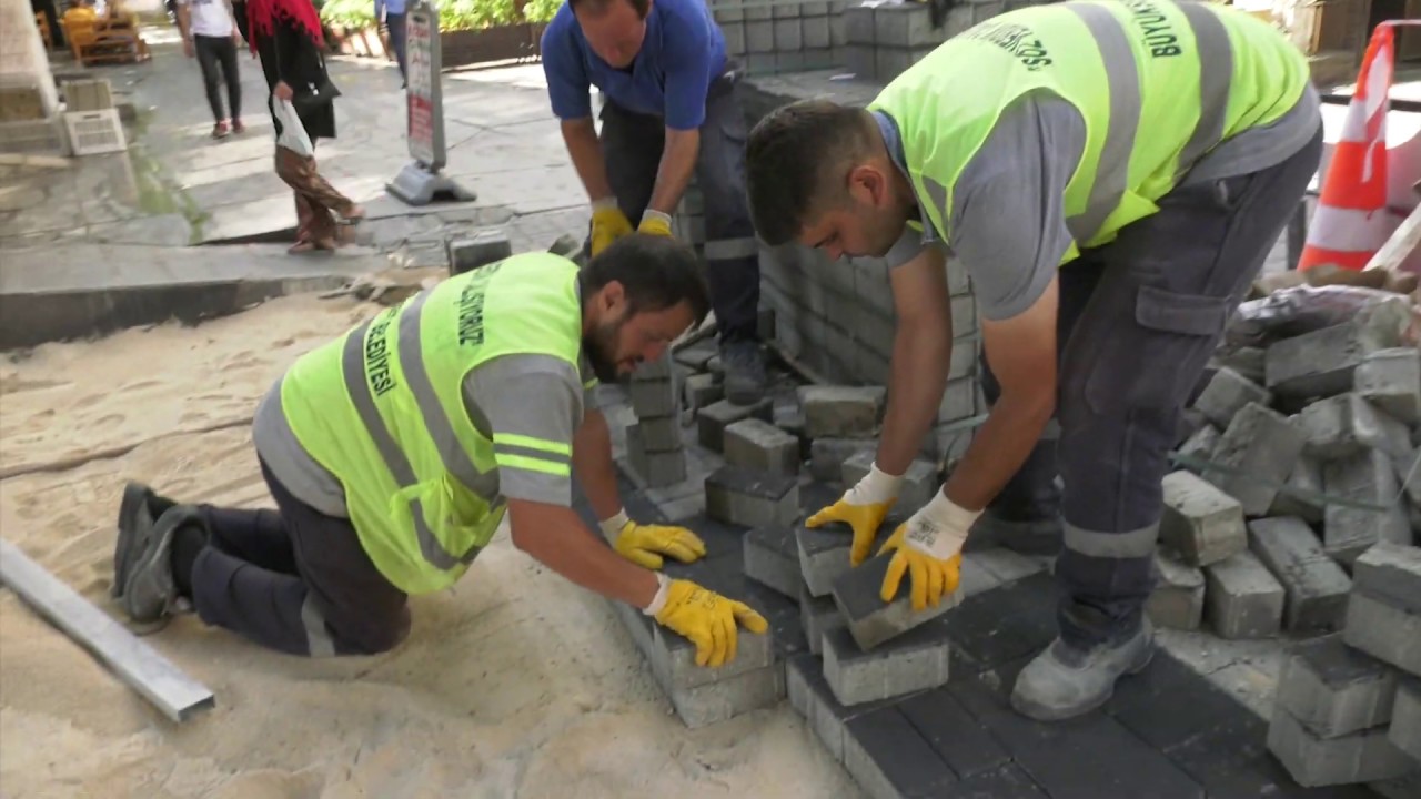 Başkentlilerin Mutluluğu ve Rahatlığı İçin Kaldırım Yenileme ve Peyzaj Çalışmaları