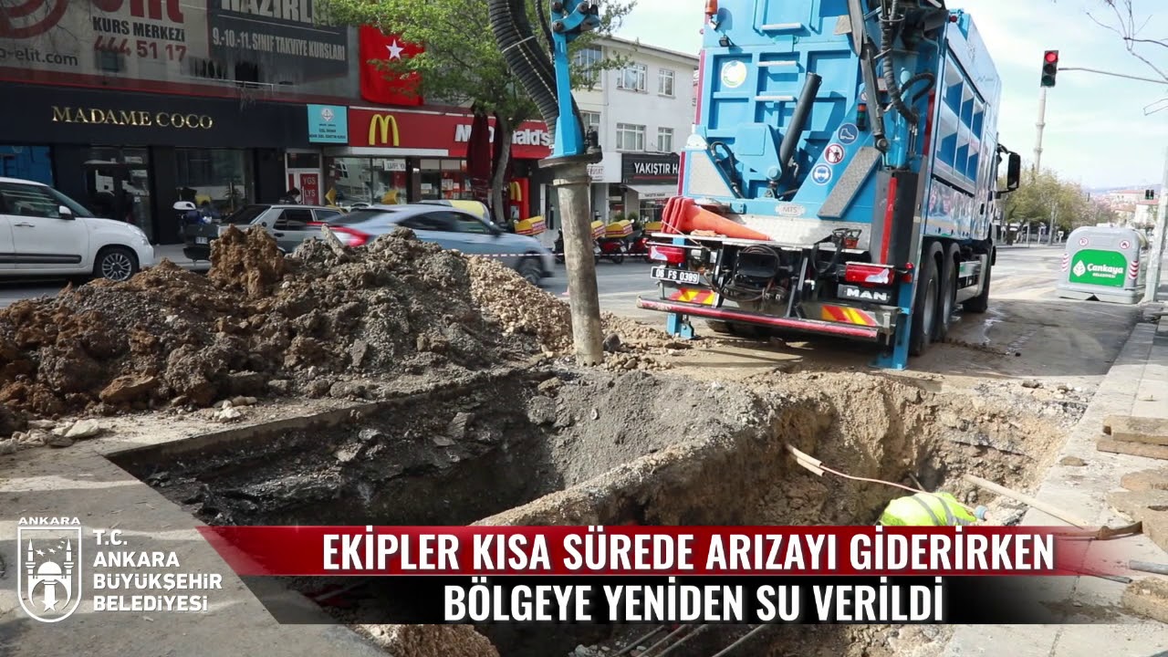 ASKİ EKİPLERİ DİKMEN CADDESİ&#39;NDE İÇME SUYU HATTINDA OLUŞAN ARIZAYA ANINDA MÜDAHALE ETTİ