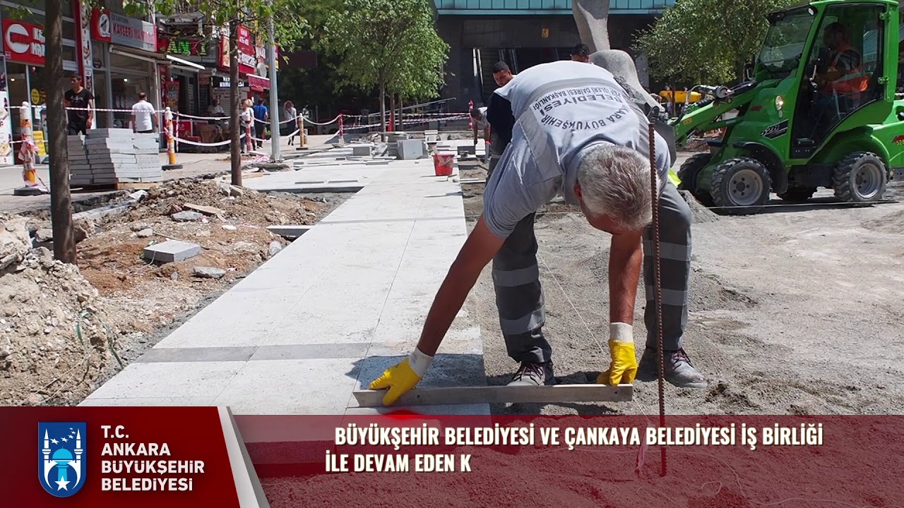 SAKARYA CADDESİ&#39;NDE 4  ETAP YENİLEME ÇALIŞMALARI BAŞLADI