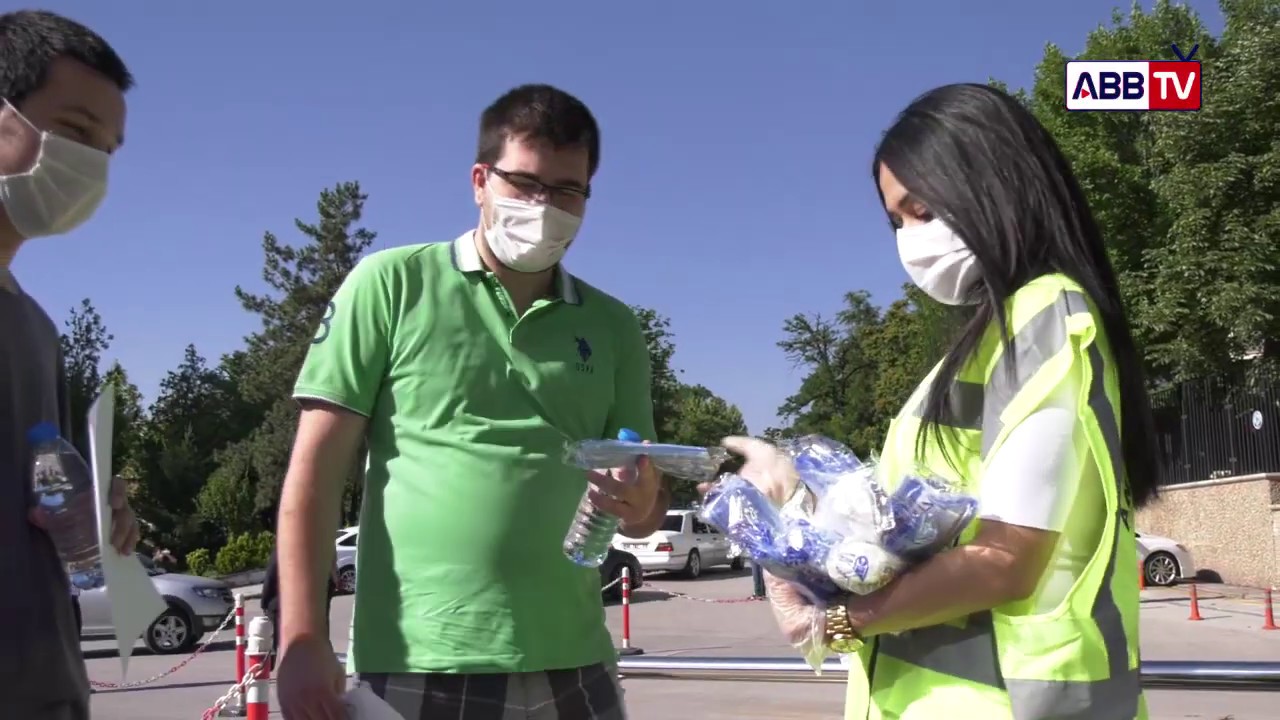 YKS ÖNCESİ BÜYÜKŞEHİR BELEDİYESİ&#39;NDEN ÜCRETSİZ MASKE VE SU DESTEĞİ