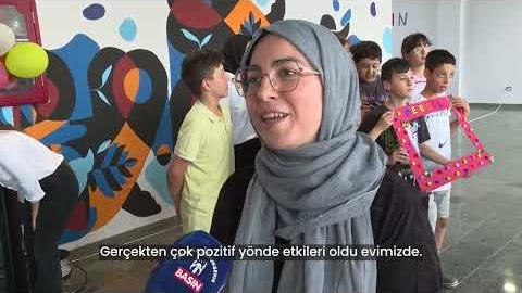 Çocuklarımızın gelişim yolculuğunda yanlarında olmaya devam ediyoruz.